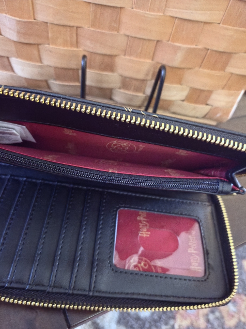 Loungefly Harry Potter - With Dobby Face Detail Zip Around Wallet - Picture 5 of 10